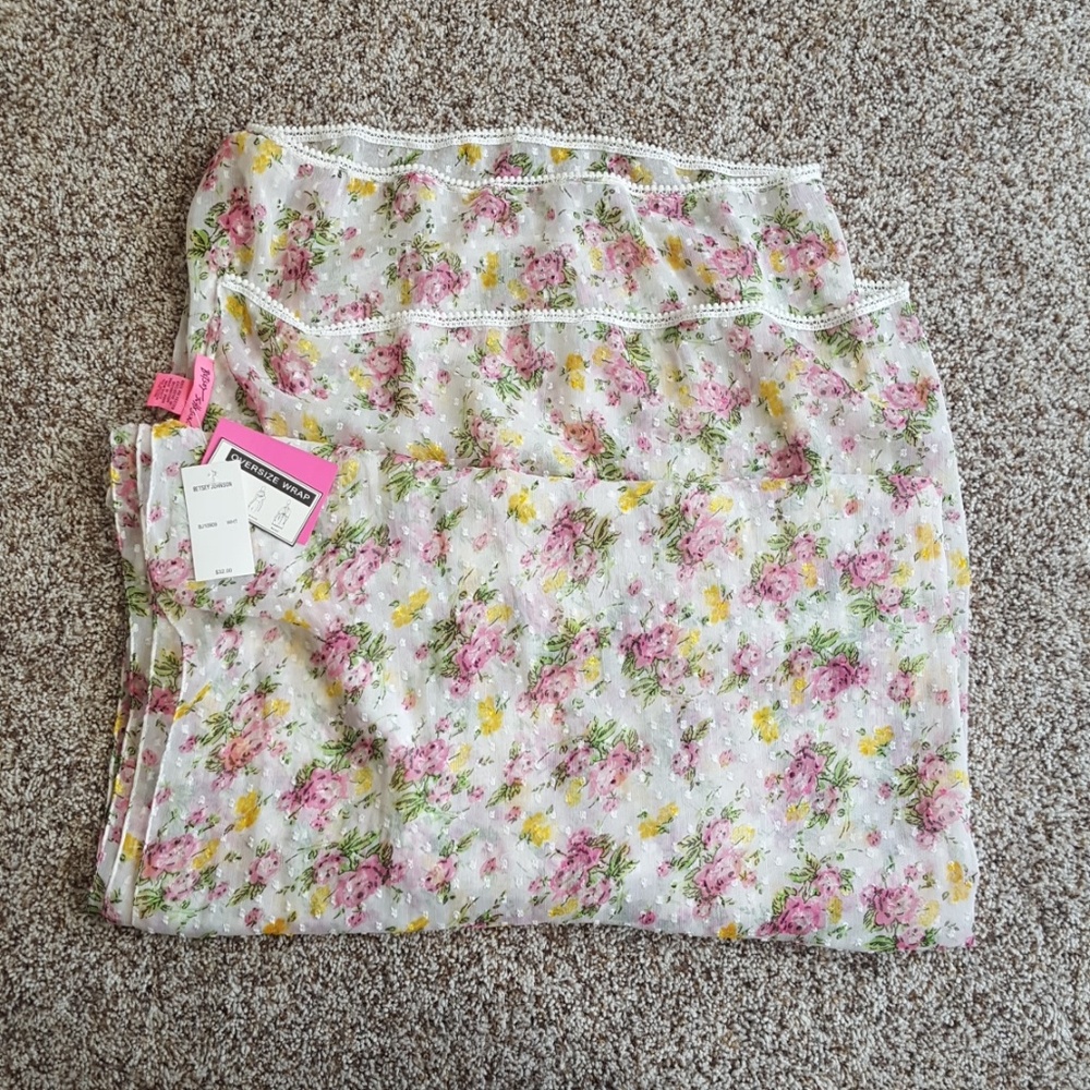 Betsey Johnson floral scarf/oversize wrap, NWT